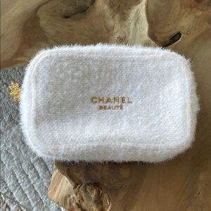 CHANEL White and Gold Fluffy Snowflake Makeup Bag Accessories Travel case